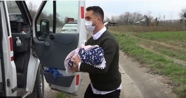 Karasu'da can pazarı: 1'i bebek 4 yaralı