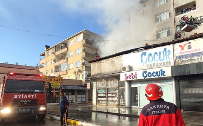 Karasu'da depo yangını