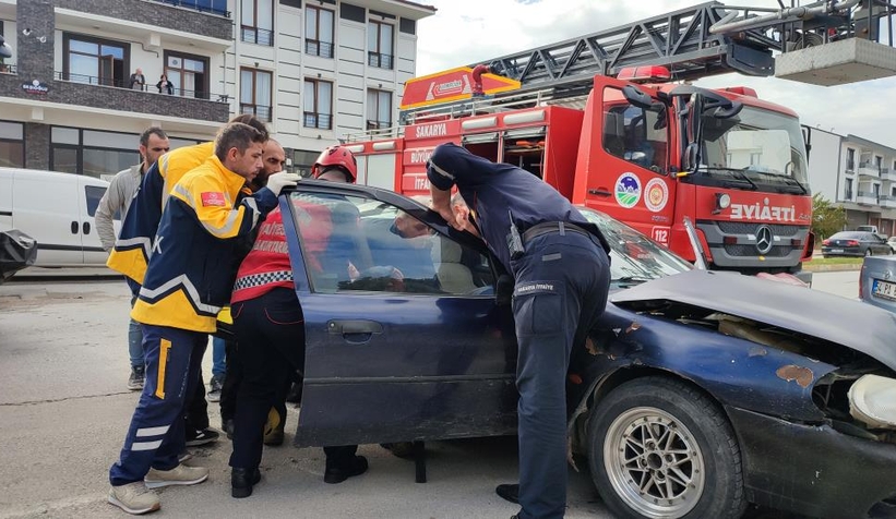 Karasu'da kaza: 2 yaralı