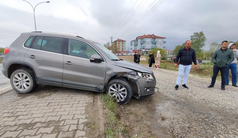 Karasu'da kaza 3 yaralı