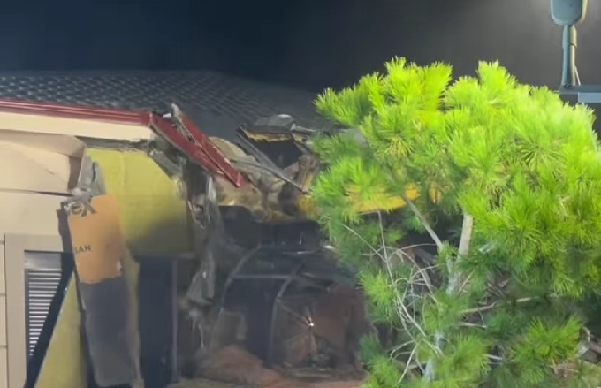 Karasu'da ki o tatil köyü yıkıldı