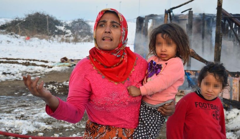 Karasu'da kış günü yaşadıkları baraka yandı