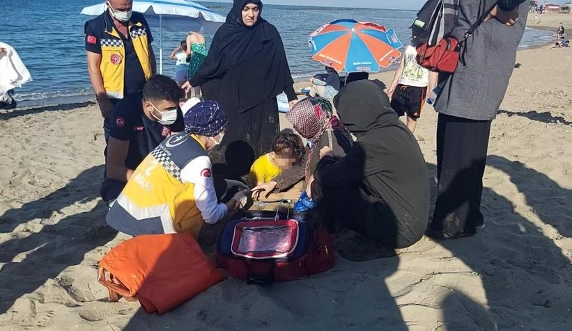 Karasu'da panik anları; Ölümün kıyısından aldılar