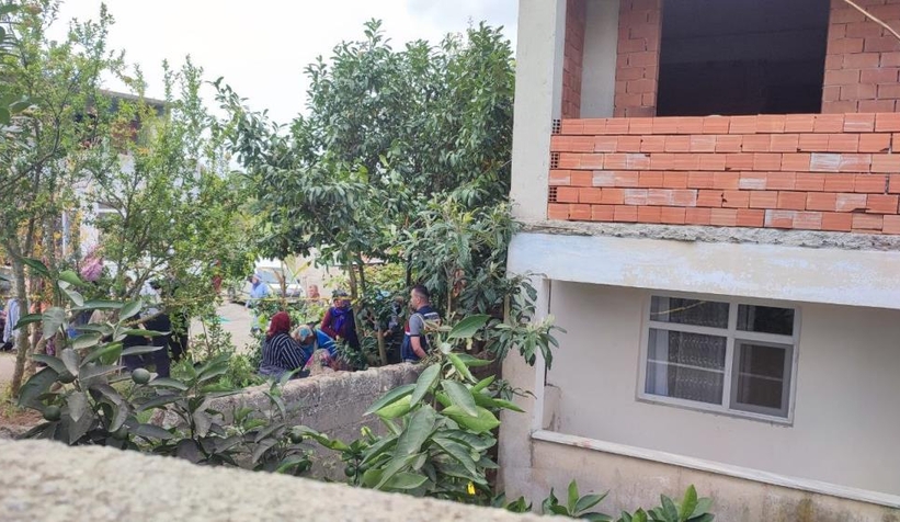 Karasu'da amcası yeğenini öldürdü