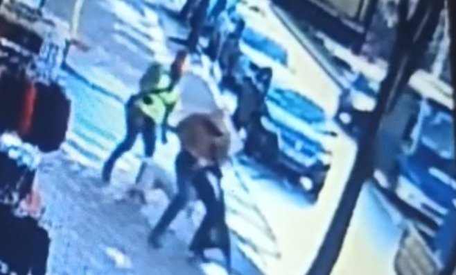 Karasu'da sokak köpekleri 4 kişiyi ısırdı