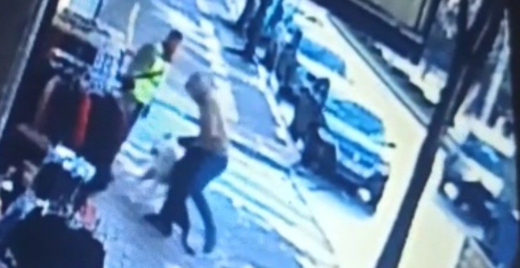 Karasu'da sokak köpekleri 4 kişiyi ısırdı