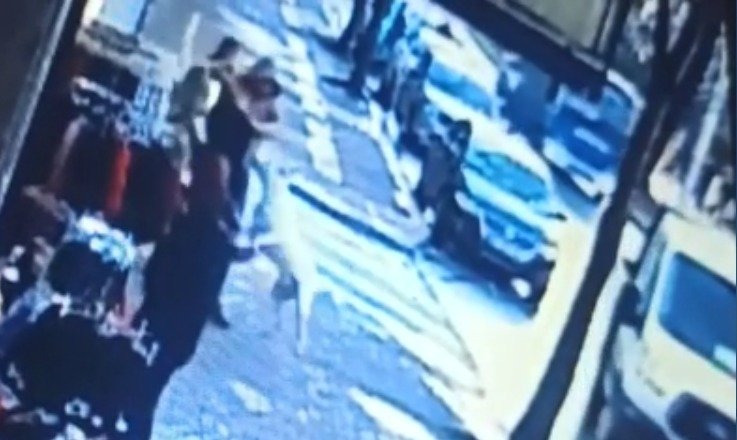 Karasu'da sokak köpekleri 4 kişiyi ısırdı