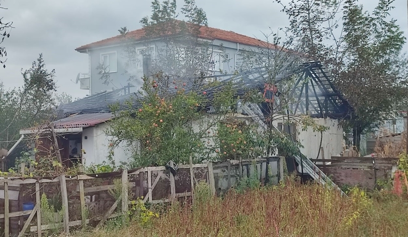 Karasu'da yangın: 1 kişi dumandan etkilendi
