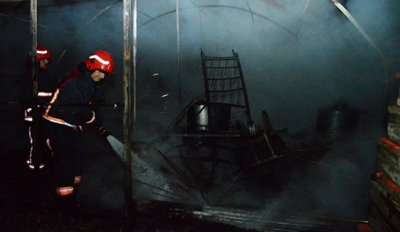 Karasu'da yangın; Kundaklama şüphesi