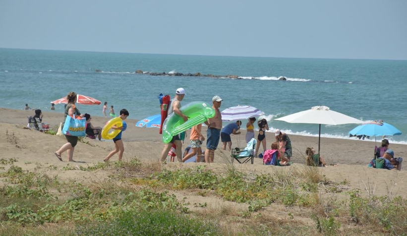 Karasu'ya bayramda tatilci akını