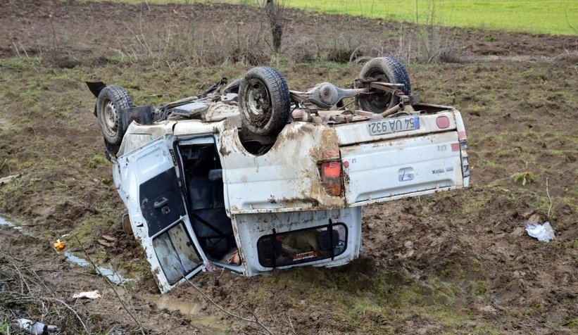 Karasu yolunda feci kaza: 3 yaralı