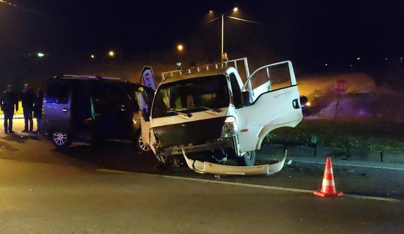 Karasu yolunda kaza: 3 yaralı