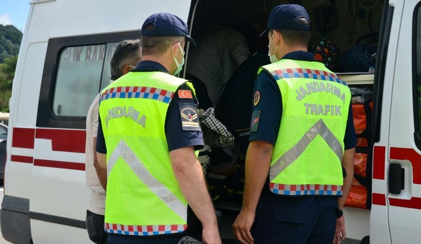 Karasu yolunda kaza: 3 yaralı