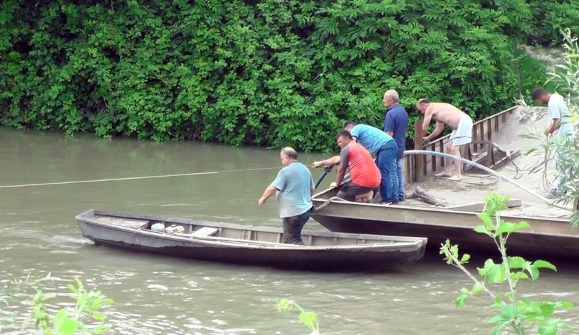 Karasulu genç nehirde kayboldu
