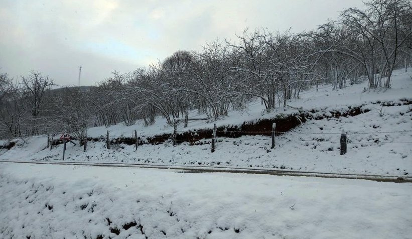 Karasu’nun yüksek kesimleri beyaza büründü