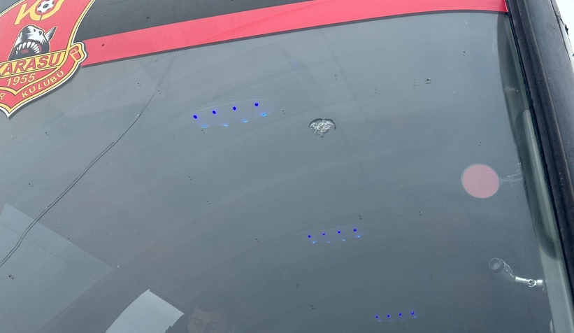 karasuspor-otobusune-tasli-saldiriuxzlk21gmm