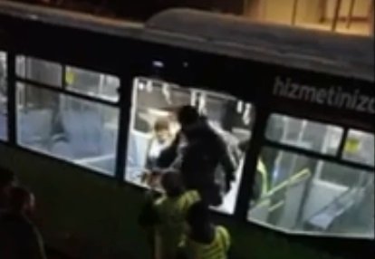 Karda kayan otobüste panik