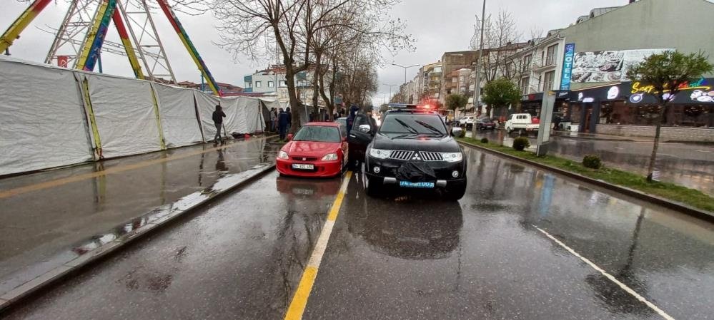 Karımın tütününe zehir kattınız diyerek bıçakla panik yaşattı
