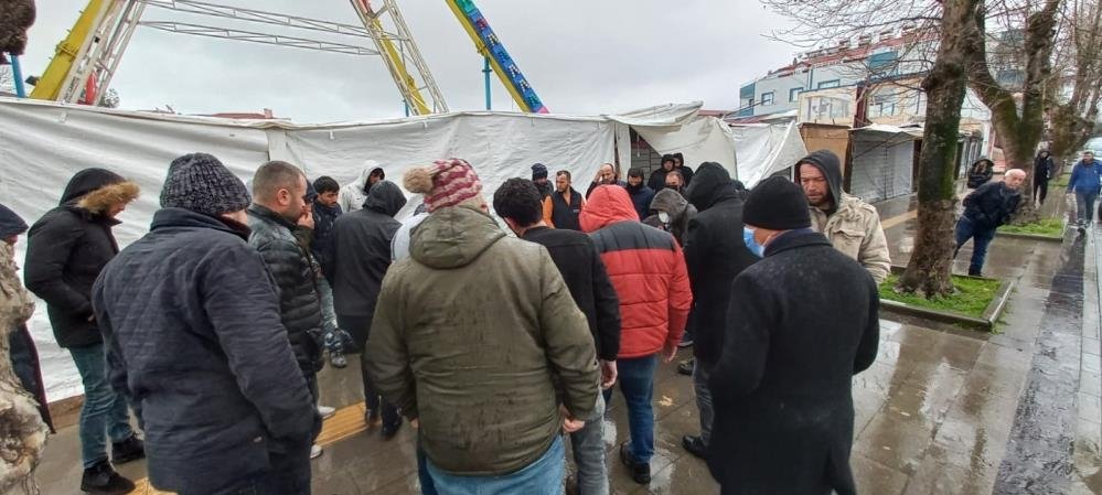 Karımın tütününe zehir kattınız diyerek bıçakla panik yaşattı