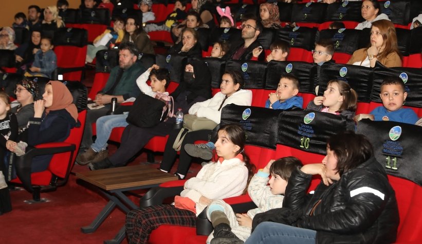 Karne heyecanı yaşayan minikler film gösteriminde buluştu