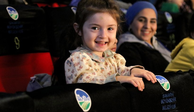 Karne heyecanı yaşayan minikler film gösteriminde buluştu