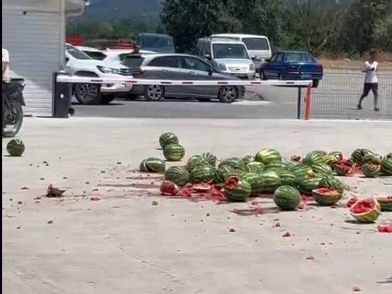Karpuz para etmedi üretici isyan etti