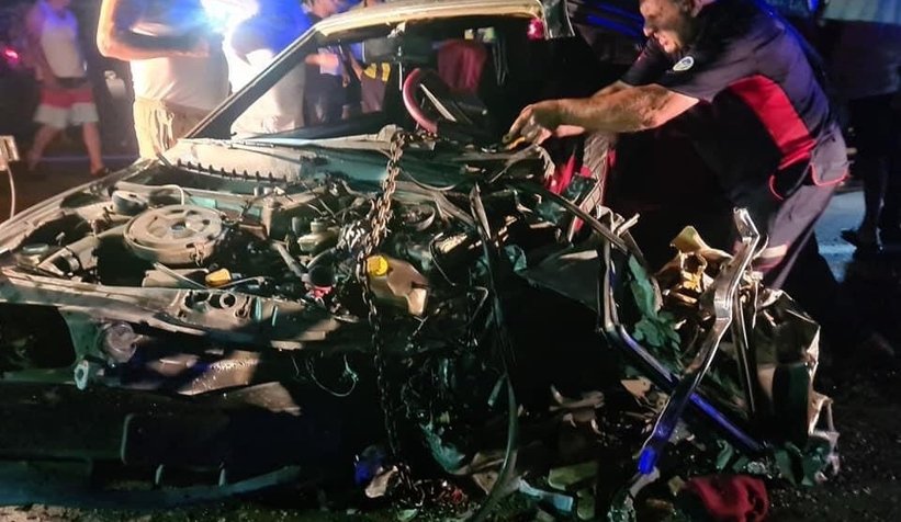 Karşı şeride geçen araç dehşet saçtı: 1’i çocuk 5 yaralı