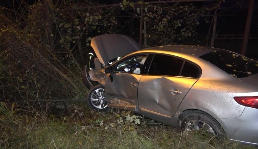  Karşı şeride geçen otomobil dehşet saçtı: 1 ölü, 4 yaralı