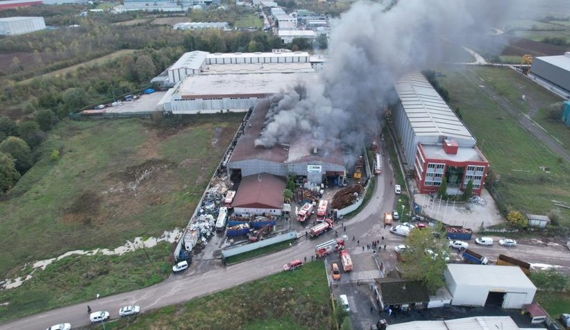 Kartepe'de büyük fabrika yangını