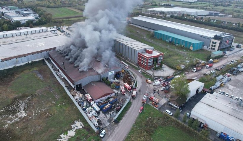 Kartepe'de büyük fabrika yangını