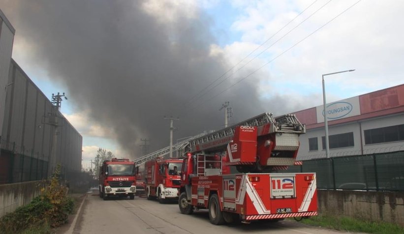 Kartepe'de büyük fabrika yangını