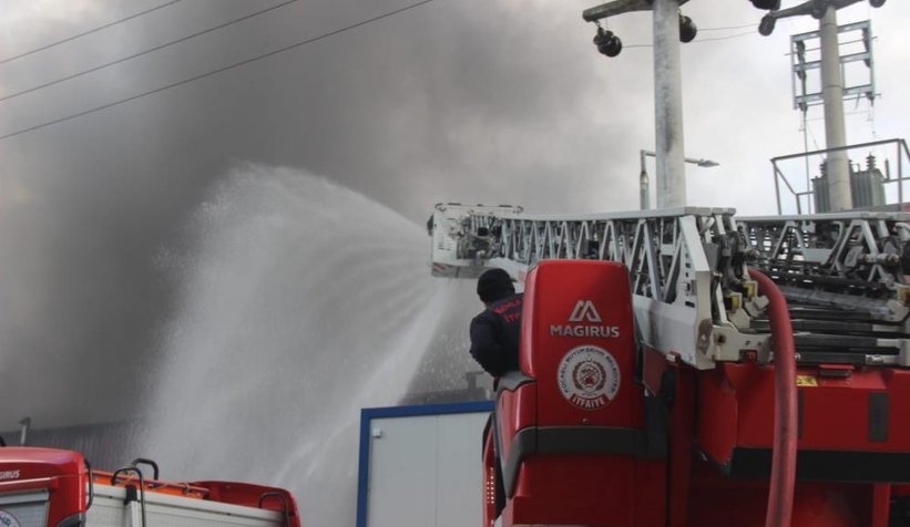Kartepe'de büyük fabrika yangını