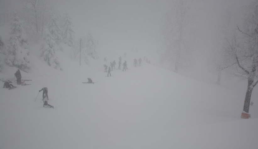 Kartepe'de kar kalınlığı 3 metreye yaklaştı