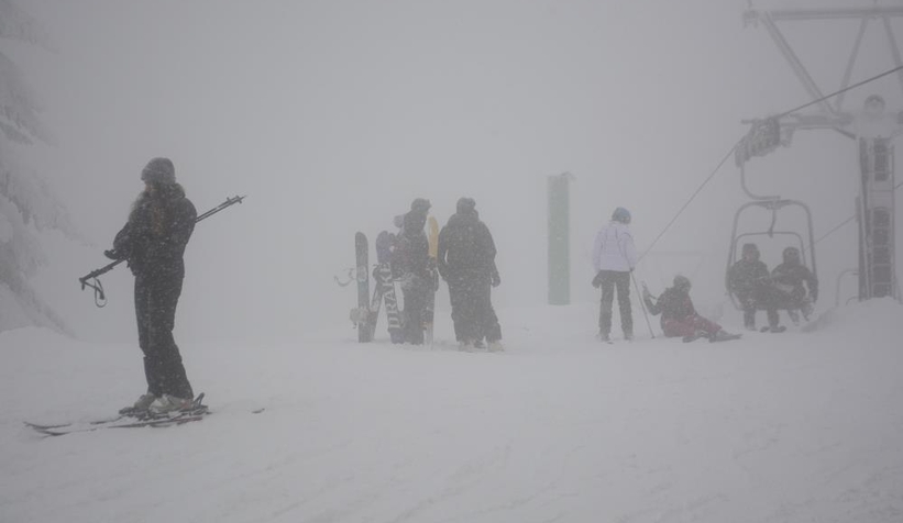 Kartepe'de kar kalınlığı 3 metreye yaklaştı