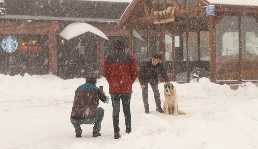 Kartepe'de kar kalınlığı 40 santimetreyi buldu
