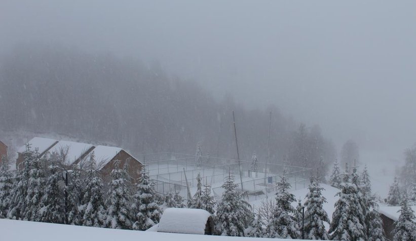 Kartepe'de kar kalınlığı 40 santimetreyi buldu