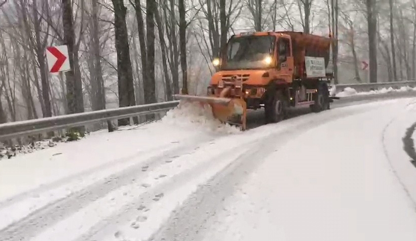 Kartepe Kayak Merkezi'nde yoğun kar yağışı