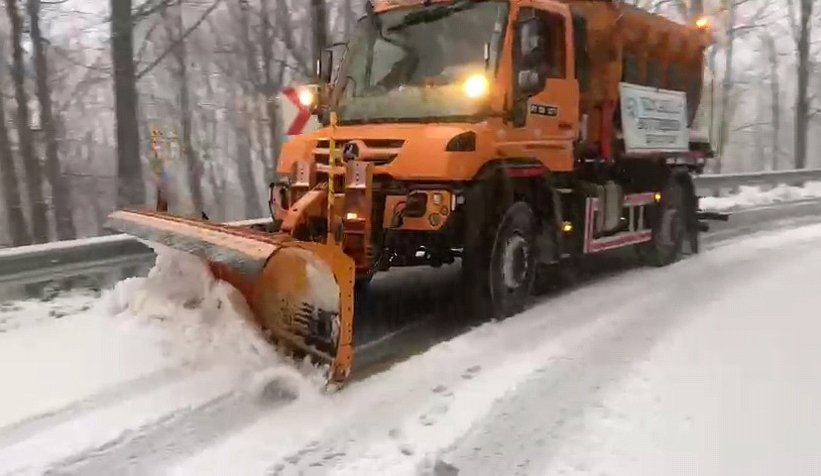 Kartepe Kayak Merkezi'nde yoğun kar yağışı