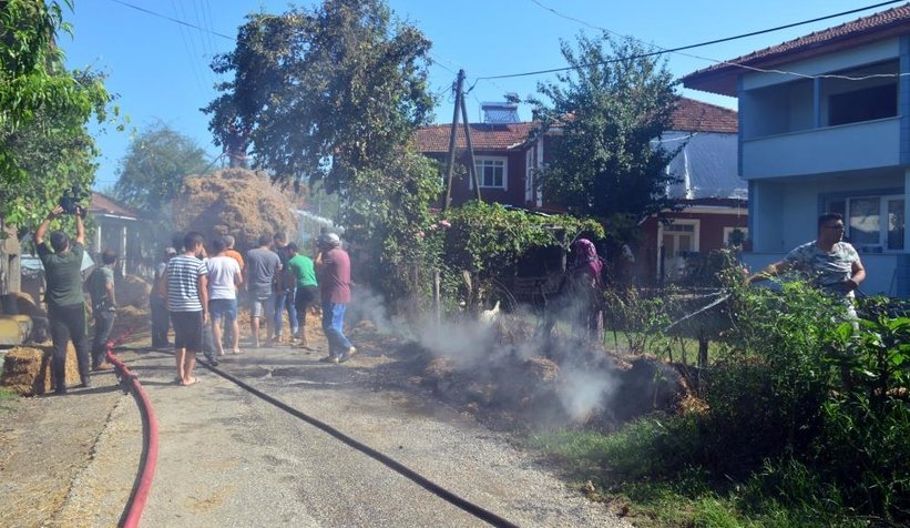 Kasadaki samanlar alev aldı