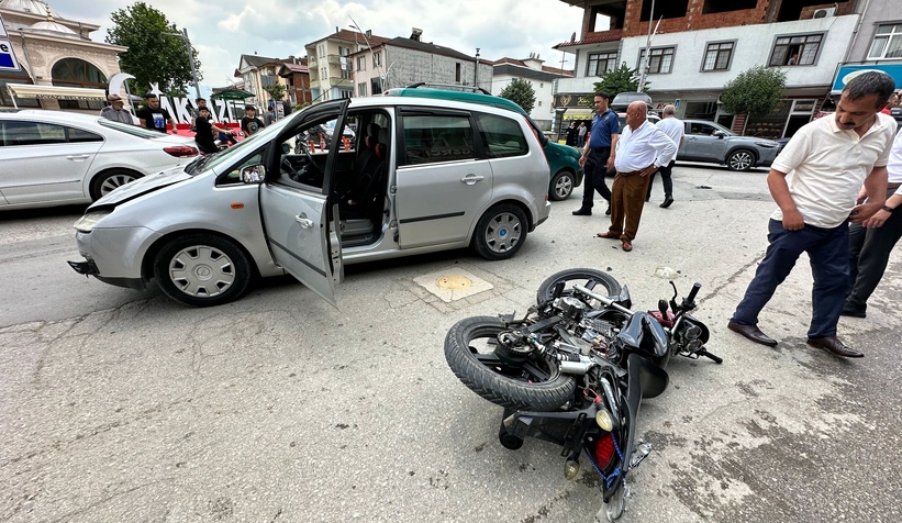 Kasksız sürücü bayram günü ölümden döndü