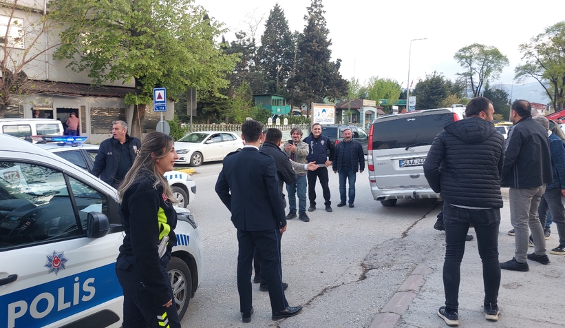 kavga-ihbarina-giden-polislere-surpriz-kutlamat3a5v3p0te