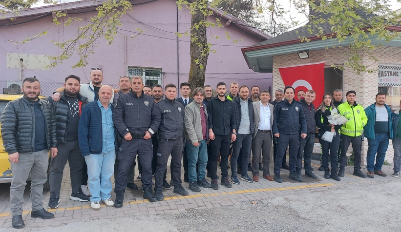 kavga-ihbarina-giden-polislere-surpriz-kutlamat3a5v3p0te