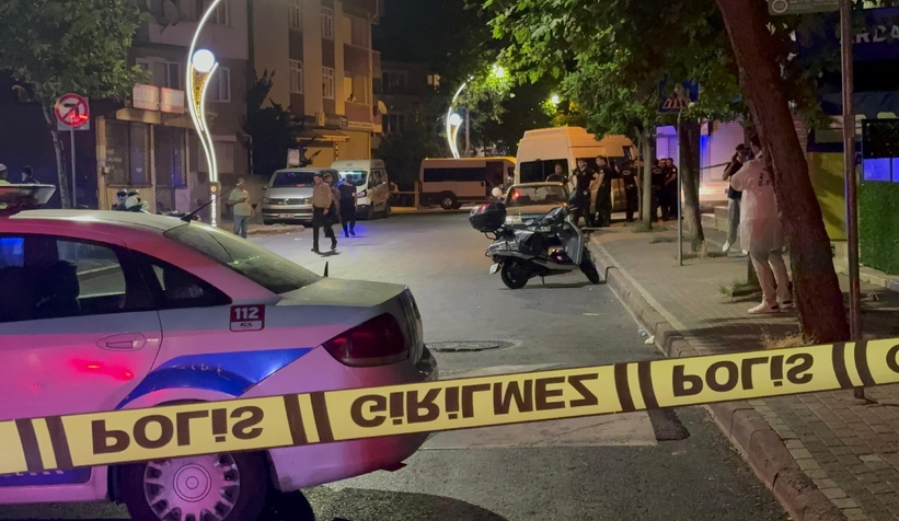 Kavgayı ayıran bekçi sırtından bıçaklandı