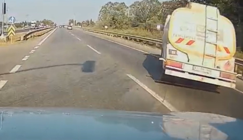 Kavşağa kontrolsüzce giren tanker faciaya neden oluyordu