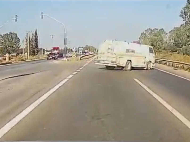 Kavşağa kontrolsüzce giren tanker faciaya neden oluyordu