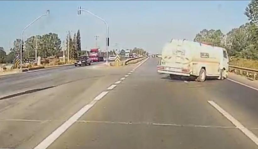 Kavşağa kontrolsüzce giren tanker faciaya neden oluyordu