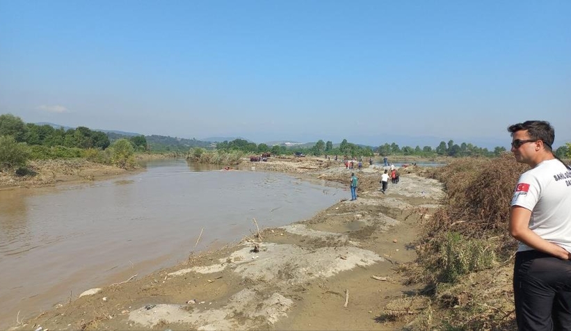 Kayıp kepçe operatörünün cesedine ulaşıldı
