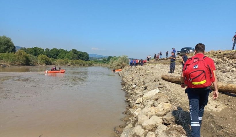 Kayıp kepçe operatörünün cesedine ulaşıldı