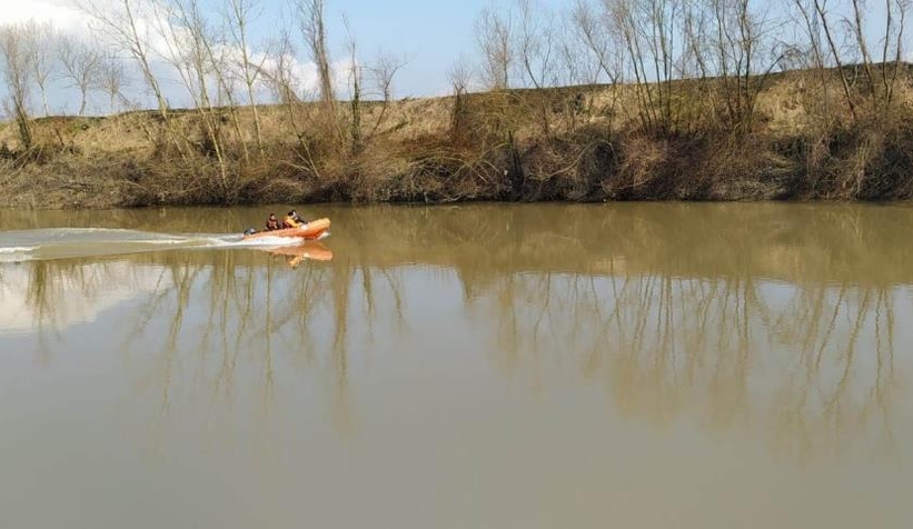 kayip-kisiyi-arama-calismalari-sakarya-nehri-nde-suruyortxjybitnmw