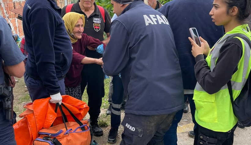 Kayıp yaşlı kadın ormanda bulundu